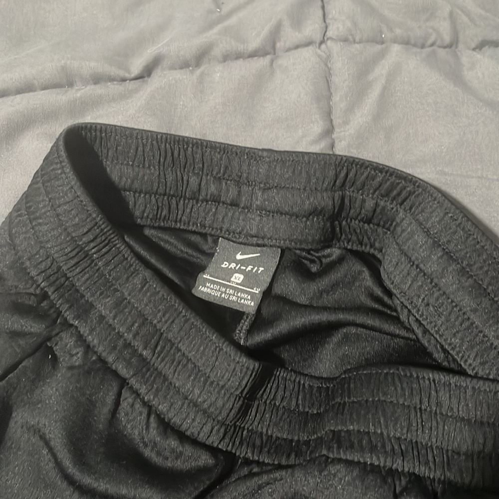 Nike athletic shorts - Picture 4 of 5